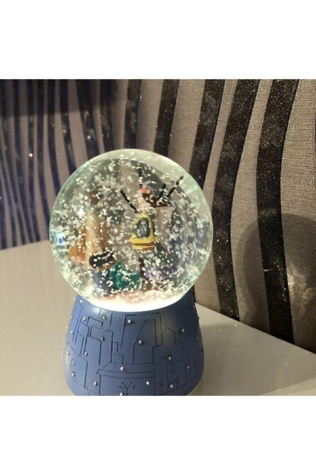 Orta Boy Mutlu Aşıklar Müzikli Işıklı Kar Küresi