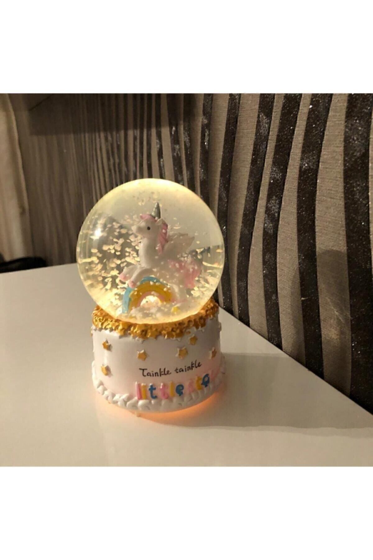 Ihtişamlı Evim Orta Boy Geyik Temalı Müzikli Ve Işıklı Kar Küresi Unicorn Kar Küresi