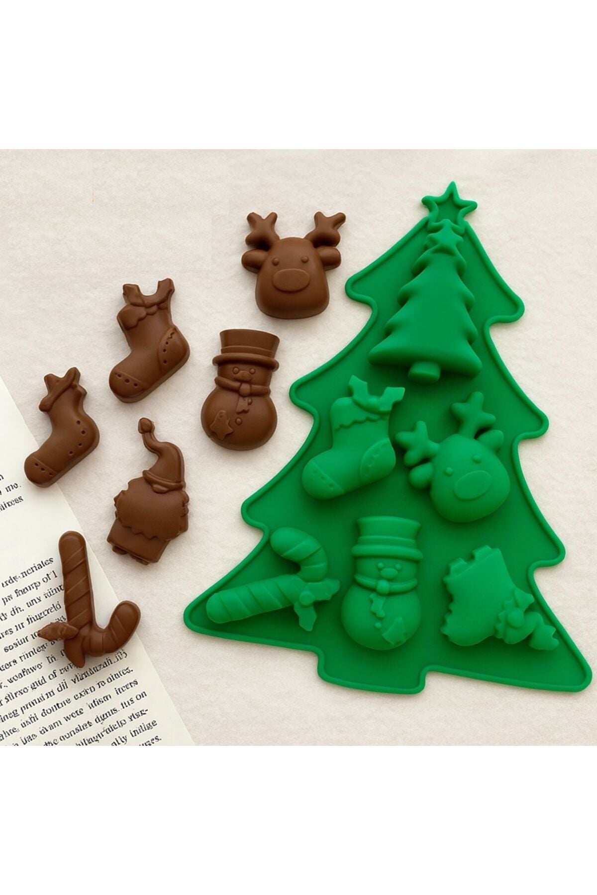 Yılbaşı Temalı 6’lı Silikon Çikolata, Sabun, Kek ve Buz Kalıbı Seti | Yılbaşı Figürlü Kalıp Seti